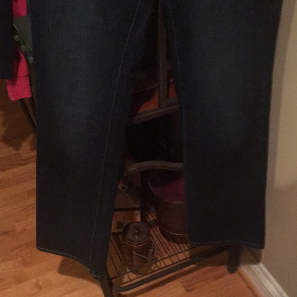 Nwot women’s Guess Jeans - Picture 3 of 8